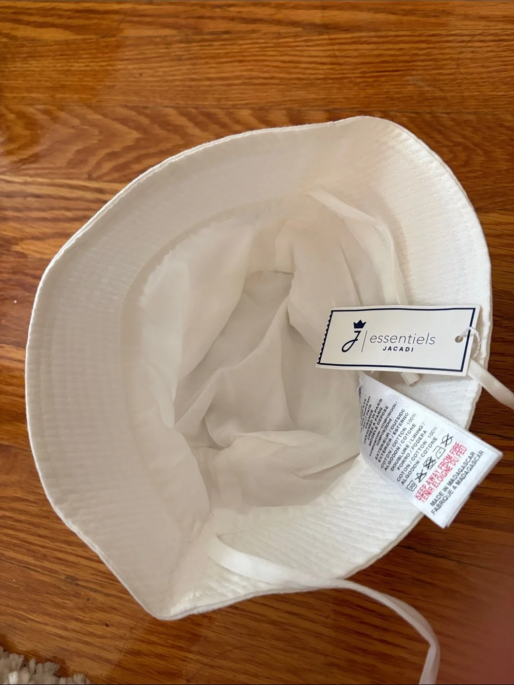 NWT Jacadi White Cotton Bucket Hat with Logo Patch, 6m